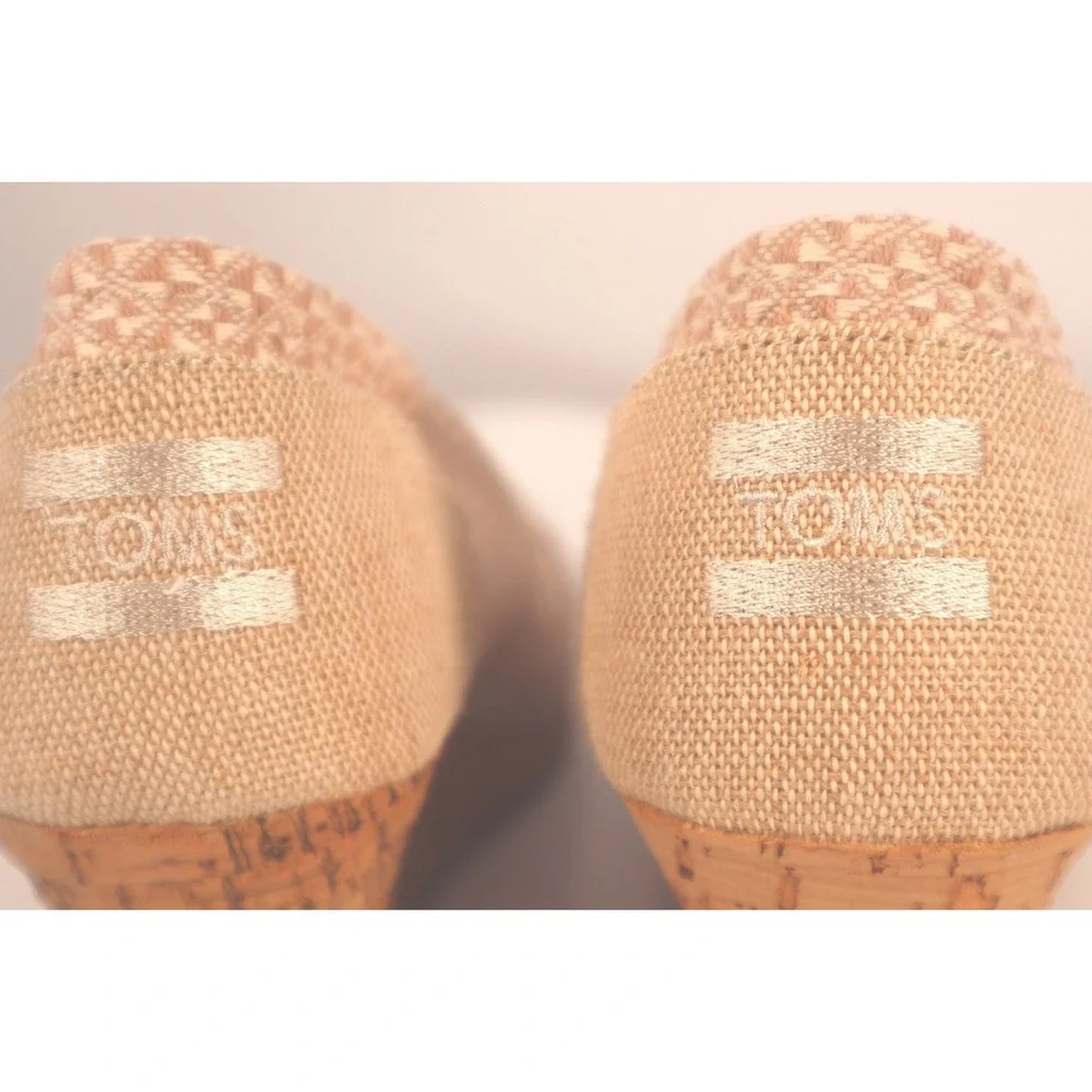 TOMS Women's Tan Geometric Toe Cork Wedge Sandals Size 7.5 w